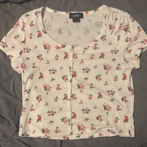 Hot Topic White Floral Button-Down Shirt